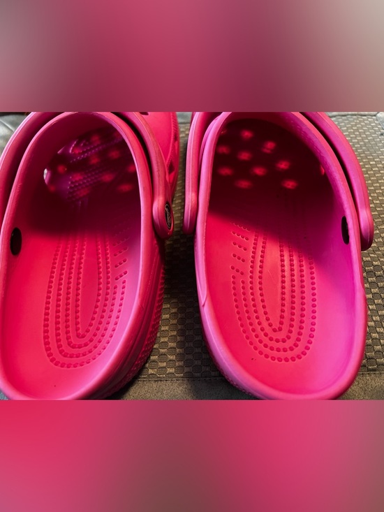 Pink Crocs Size 9 women’s - Picture 4 of 7